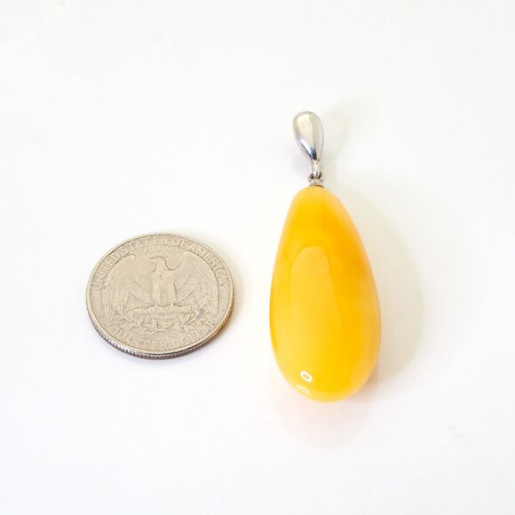 100% Real Genuine Butter Amber, Royal Amber With Silver Bail - Picture 7 of 8